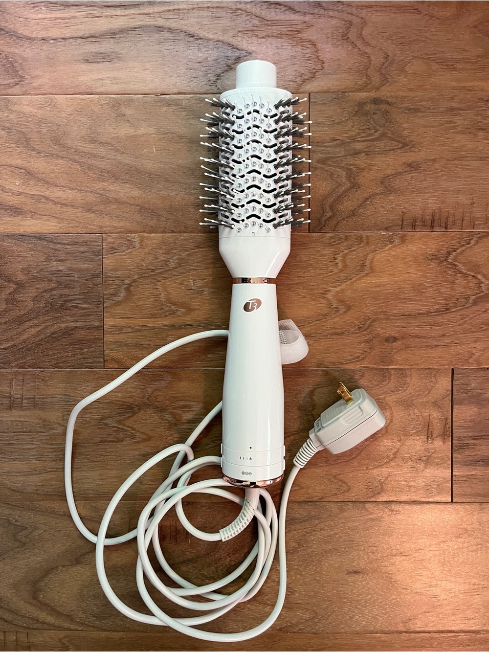 T3 airebrush one step smoothing and volumizing hair dryer brush